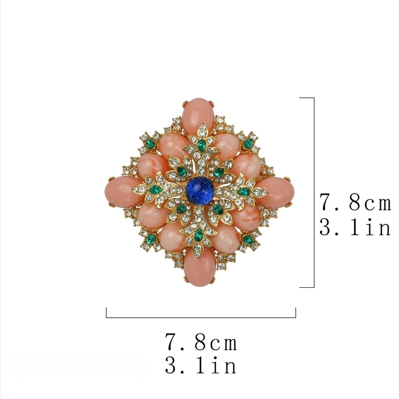 Geometrijska broš s srednjevjekovnim retro stilom, glazirana površina, cirkon-kristali i staklo, elektrogalvanski premaz