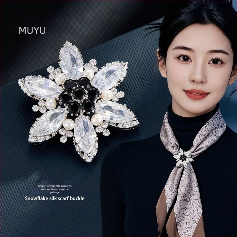 Kopča za šal - kvadratni oblik s dizajnom zvijezda i cvijeta, bakarna legura sa pozlaćenom površinom, mikrougrađeni cirkonij