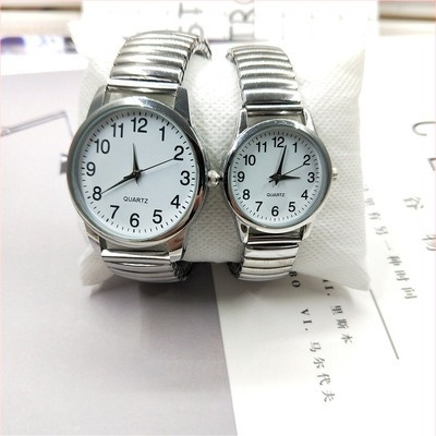 Analogni kvarcni sat za odrasle s velikim brojčanikom; kućište od zlitine; metalni kaiš; elastični remen