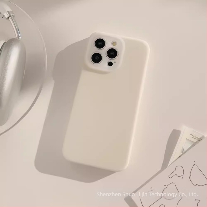 Kryt od tekućeg silikona za iPhone – potpuno zaštita, precizni izrezi; boje: žuta, zelena, crna.