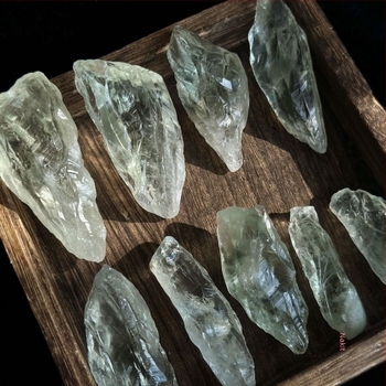 Kristalni grubozrnati kamen – ručno kovani, kineski stil, u PP vrećici