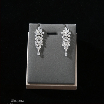 Komplet nakita s cirkonijem, elektroplatiranje – uključuje naušnice, ogrlicu i ručni dodatak, privjesak od cirkonija, lanac u obliku slova O