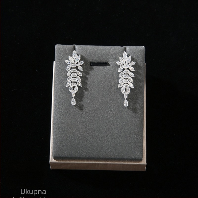 Komplet nakita s cirkonijem, elektroplatiranje – uključuje naušnice, ogrlicu i ručni dodatak, privjesak od cirkonija, lanac u obliku slova O