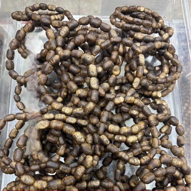 Narukvica od Agarwood, vintage unisex, okrugle perle, ručno polirana