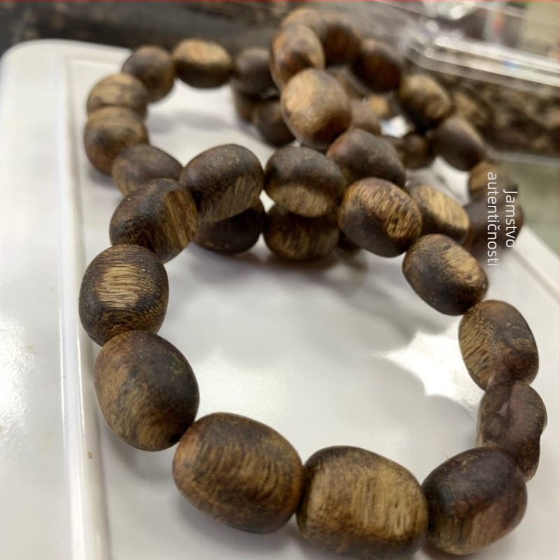Narukvica od Agarwood, vintage unisex, okrugle perle, ručno polirana