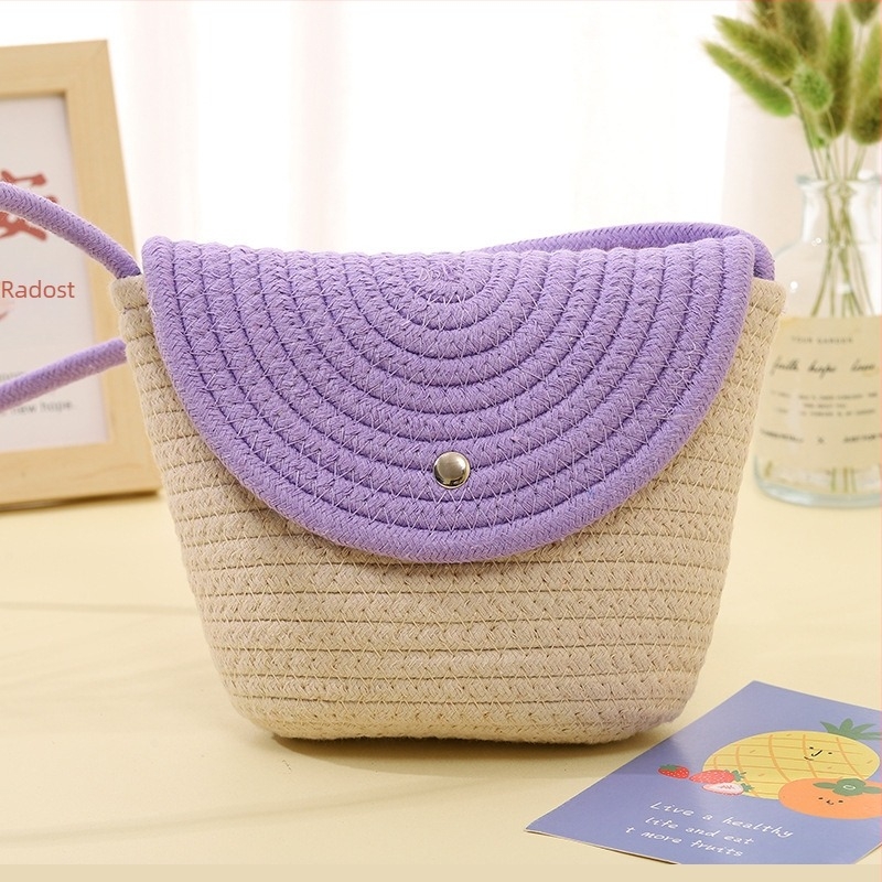 Pamukova pletena crossbody torbica s poklopcem, horizontalni kvadratni oblik, pamukom obložena podstava