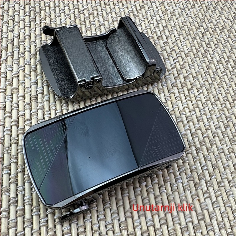 Automatski kaiš s kopčom – cinkova legura, pravokutna kopča, slova uzorak, proljeće 2025