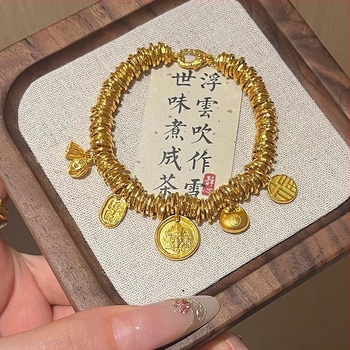 Naramnica od mesinga s pozlaćenim životinjskim motivom, palatnog stila, ručni nakit za žene (Materijal: mesing; Obrada: elektroplating; Motiv: životinja; Stil: palatni; Za: žene)