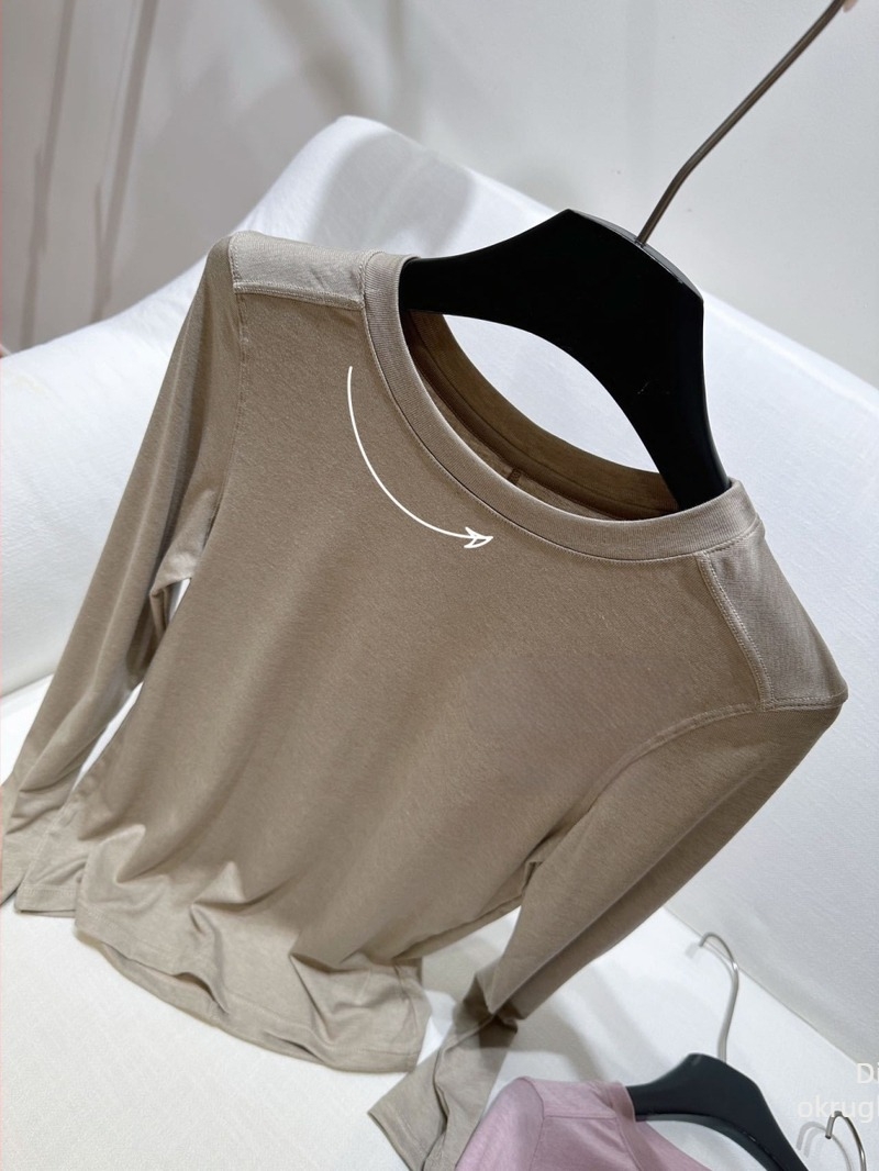 Slim-fit majica dugih rukava s okruglim izrezom, pamuk-mješavina 30–50%, normalna duljina