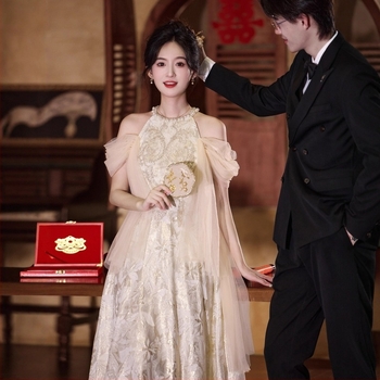 Vjenčana haljina za zaruke s halterom, A-linijskog kroja, visokim strukom, bez rukava, duga suknja