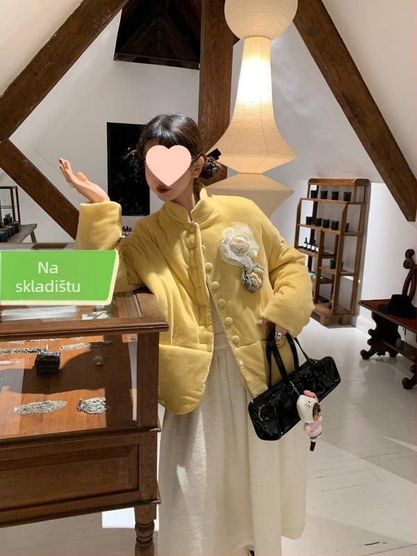 Baršunasta jakna s chenille materijalom, polo ovratnik, jednostruko kopčanje, ultra kratka duljina