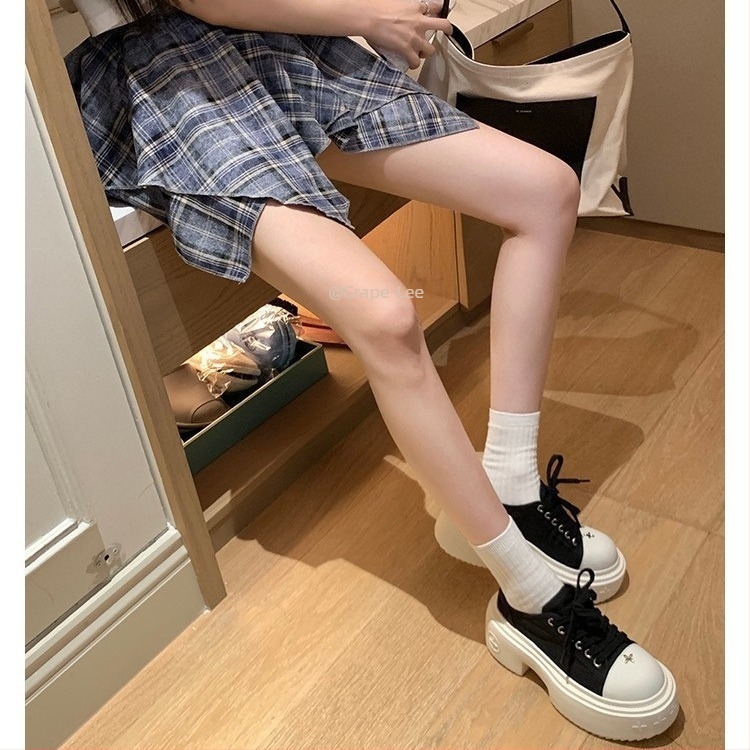 Ženske platnene tenisice s ovčjim krznom iznutra, gumeni potplat, vezivanje, srednja visina gornjeg dijela 3–7 cm, jesenski casual stil