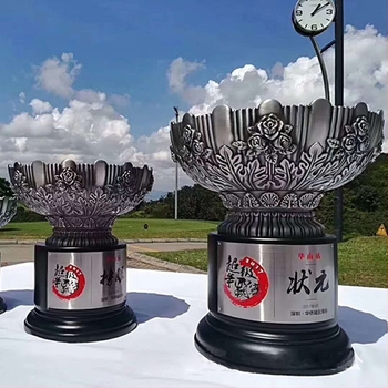 Golf trofeja od cinkove legure, geometrijski modern dizajn, prilagodljiv logotip, memorijalni trofej za profesionalnu ligu