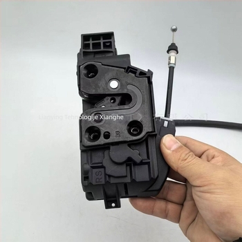 Aktuator zaključavanja prednjih desnih vrata za Hyundai Santa Fe (2007–2010) - 12V, plastika, 0,5 kg, centralno zaključavanje