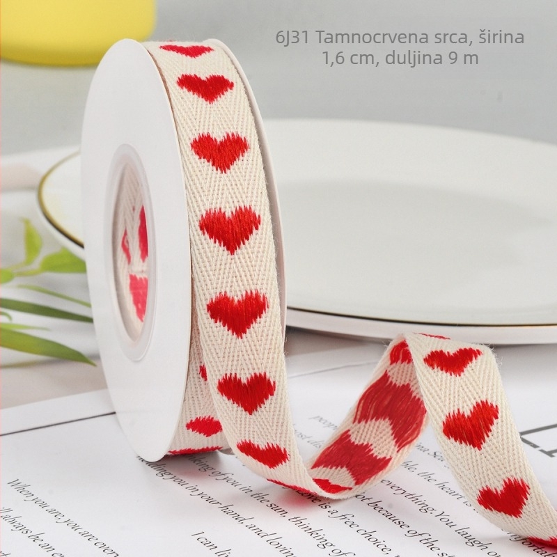 Mašna od vrpce sa srcem za DIY pakiranje poklona i dekoraciju