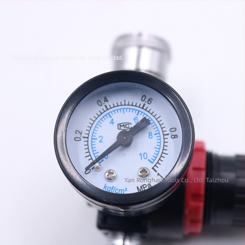 Pneumatski sprej za bojenje s ventilom za regulaciju tlaka i manometrom, 1/4 brzo spoj, maksimalni izlazni tlak 3