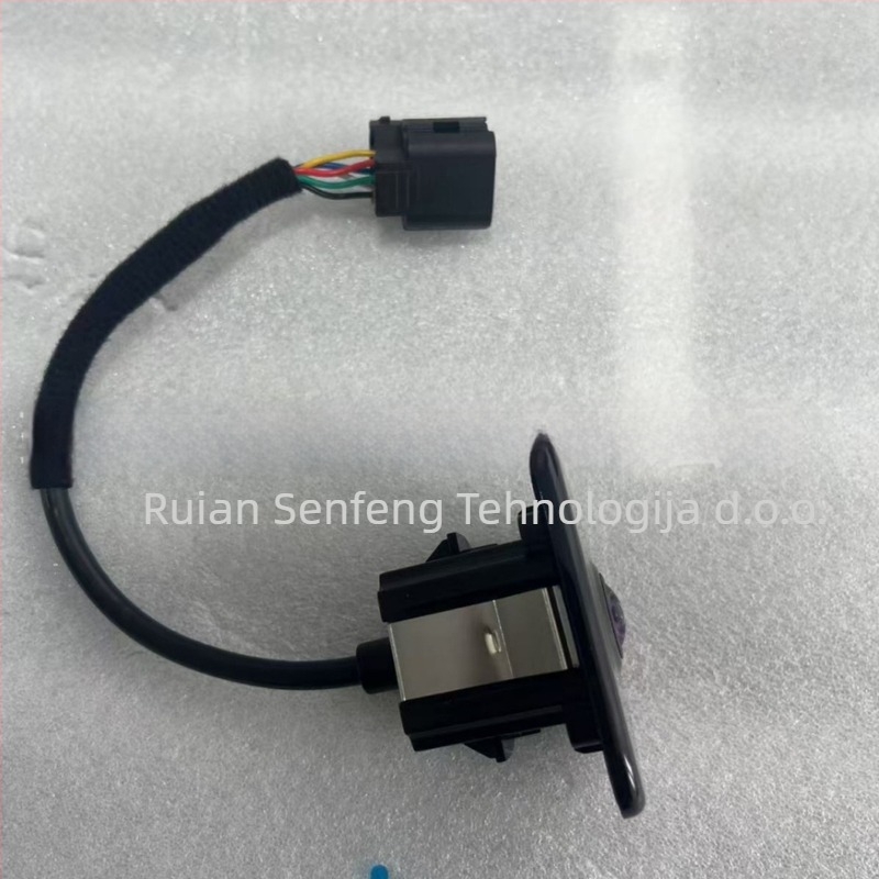 Zadnja kamera za parkiranje 99240-F2000 za Hyundai Elantra 2019-2020 | 12V | Kut prilagođavanja | Rezolucija prilagođena originalnom automobilu | Zaslon opcionalan | Kućište od ABS nehrđajućeg čelika 304