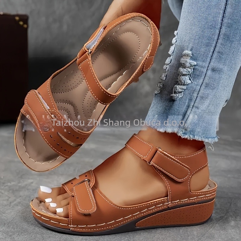 Ženske rimske sandale s Velcro zatvaranjem (Gornji materijal: super vlakno; Unutarnji materijal: PU; Oblik prstiju: okrugli; Zatvaranje: Velcro)