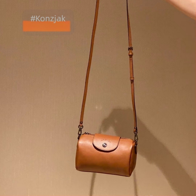 Mini cilindrična torba za nošenje preko ramena - PU, oblik jastuka, zatvaranje zipom, podstava od sintetičke kože, urbana jednostavnost