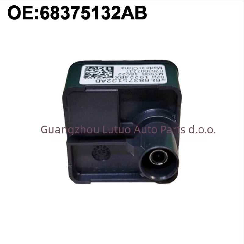 Zadnja kamera za Jeep Grand Cherokee 2021-2023, modeli 68375132ab / 68633202ab, rezolucija 480x600, napajanje 12V, kut se može prilagoditi, standardni video signal