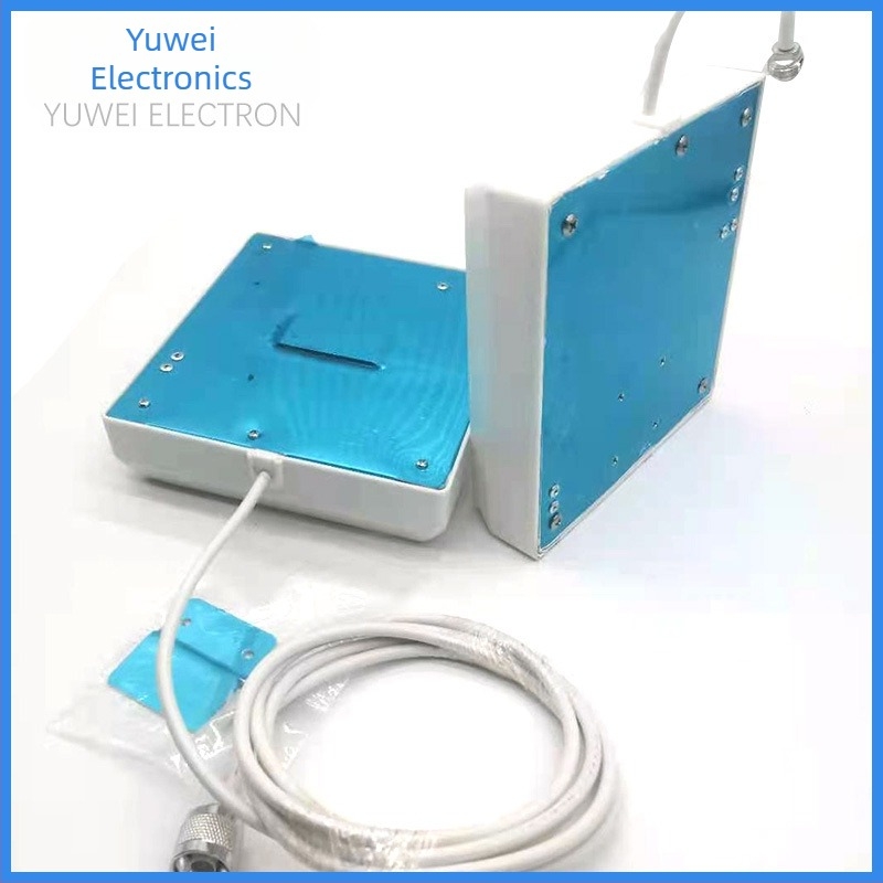 Zidna usmjerena antena SNWDXBGYW030, unutarnja i vanjska upotreba, dobitak 5–8 dBi, raspon frekvencija 800–2500 MHz, impedancija 50 Ω, VSWR ≤ 2.0