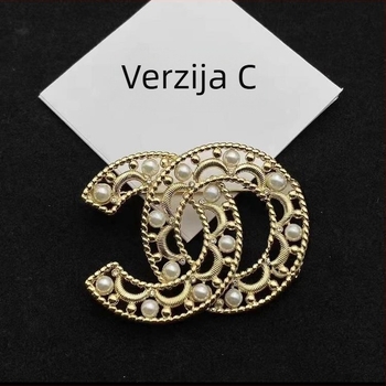 Broš s perlama — dizajn, slova, retro; Materijal: legura; Modeliranje: slova; Obrada: ugradnja perli; Funkcija: dekoracija