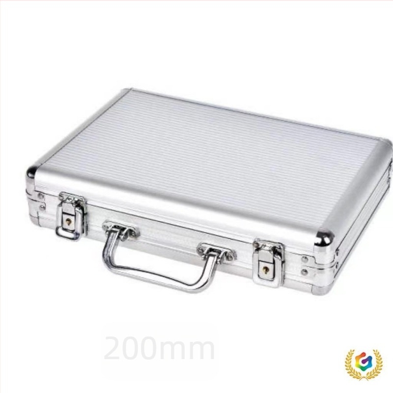 Kutija za žetone od aluminijske legure, tip 200, s prugastim dizajnom i zaobljenim kutovima – pogodna za poker i kockice, prilagodljiva, set od 18 komada