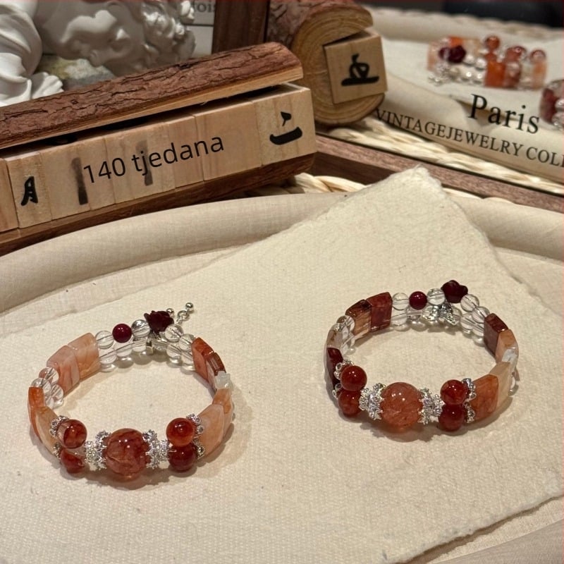 Narukvica s kristalnim perlama, bez bočnih kamenčića, modna jesen 2025