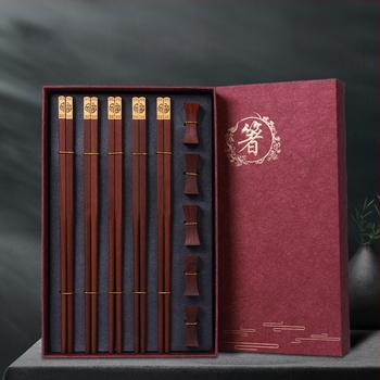 Drveni set štapića, 5 pari u poklon kutiji, sandalwood, otisnuto logo, prilagodljivo