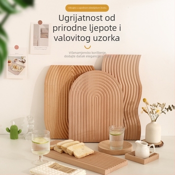 Nepravilno oblikovan drveni pladanj za dekoraciju i skladištenje, nordijski stil, ručno crtana površina, prugasti uzorak, promjer 11–13.9 cm.