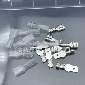 Plug-in terminalni konektor, hladno tlačeni kontakt, žensko kućište