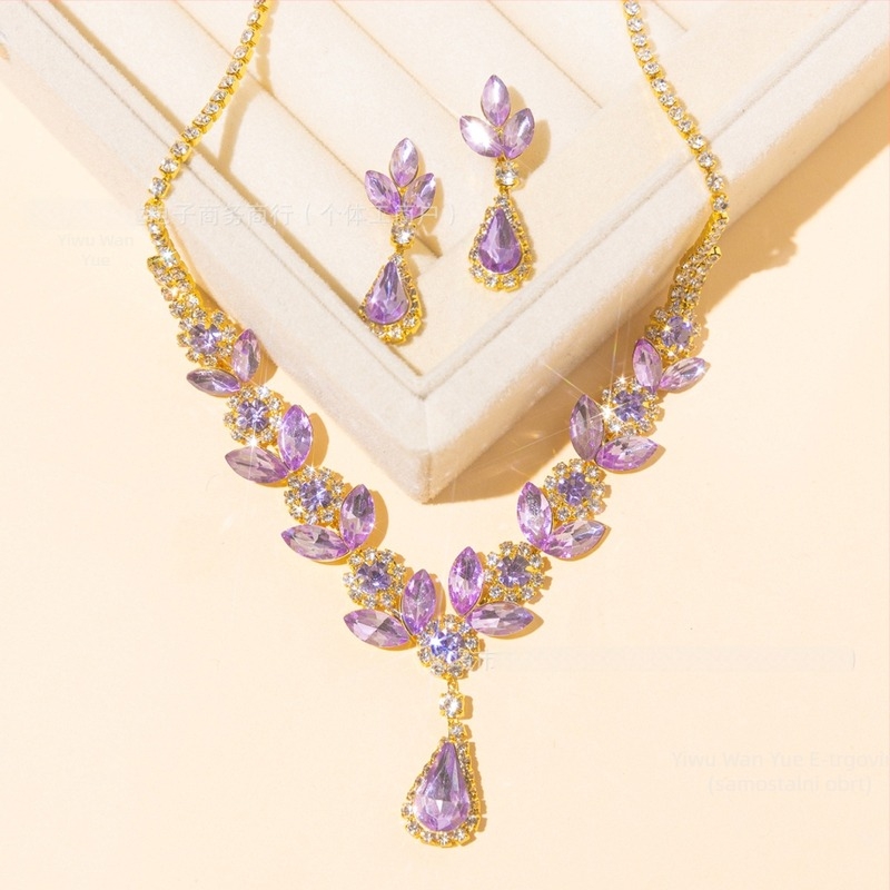 Set ogrlice i naušnica sa kristalima, zlatno ugravirano, privjesak u obliku cvijeta, standardni lanac, duljina 31–40 cm