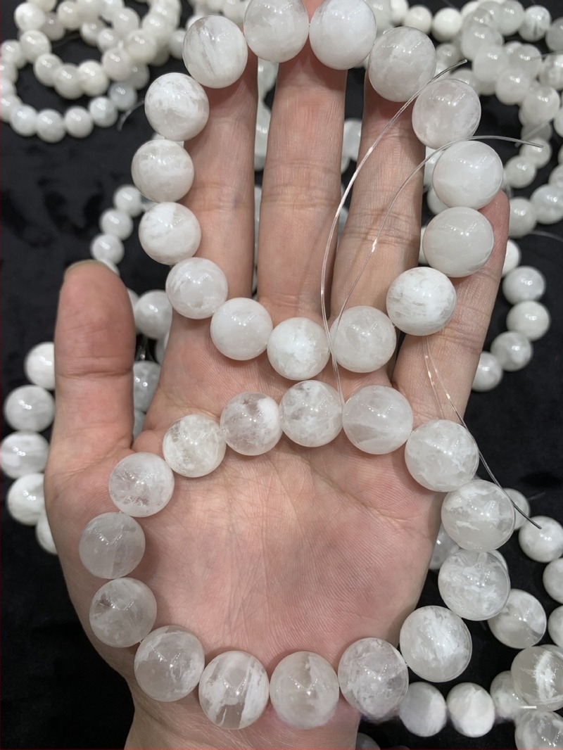 Narukvica od kvarcnih perlica Snowflake Ghost – Prirodno, Unisex; Polirani završetak; 17 perli