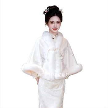 Vjenčani kaput u kineskom stilu za zimu s krznom šalom; materijal: poliester; jednofarban uzorak; ravno pletenje; zima 2025