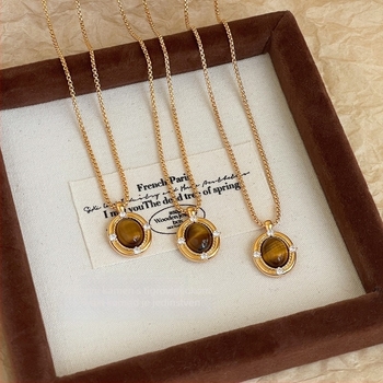 Ogrlica od prirodnog tigrovog oka, višeslojna s kapljastim privjeskom, ručna izrada