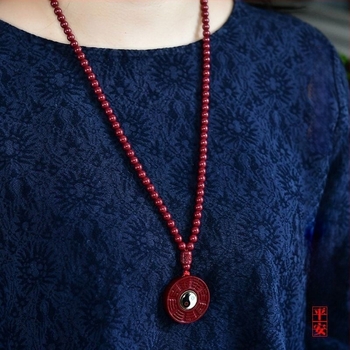 Ogrlica s Bagua privjeskom od cinnabara, zodijak godina, srednjovjekovni literarno-retro stil, proljeće 2024
