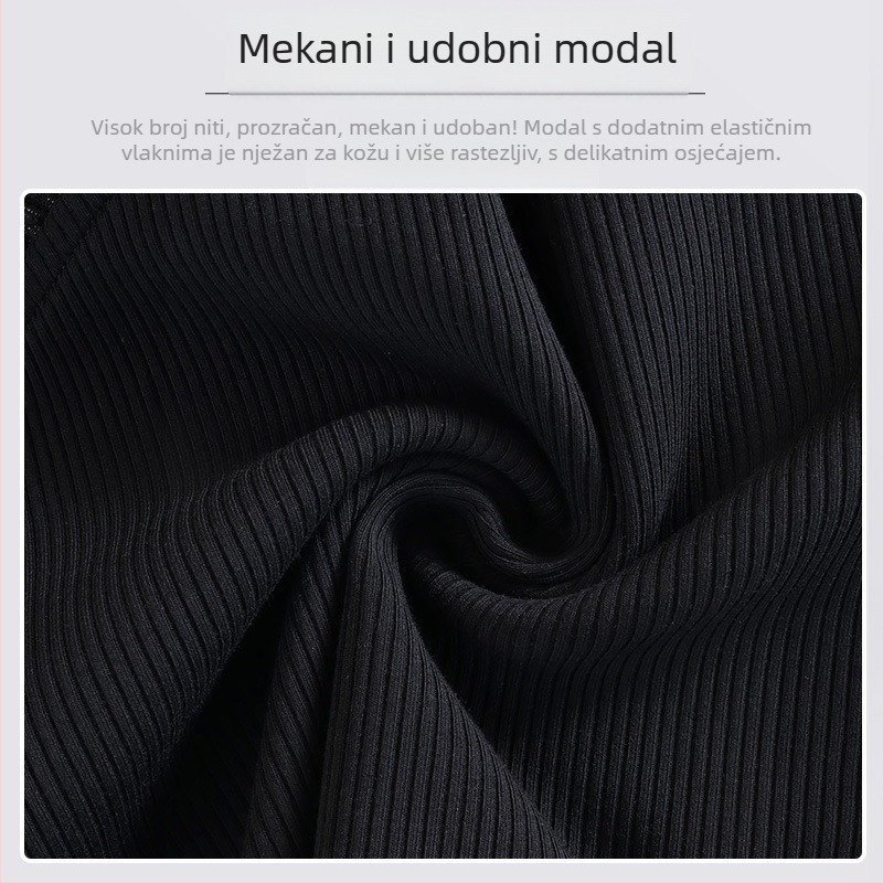 Viskozni top s visokim ovratnikom i čipkastim umetkom, zvonasti rukavi — uski kroj.