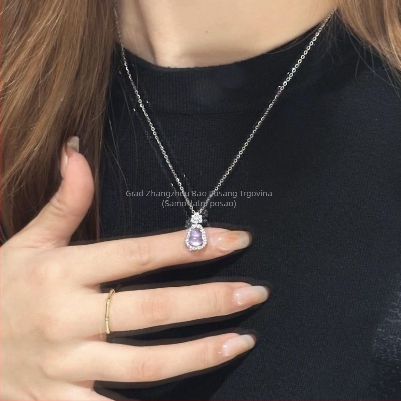 Ogrlica od srebra 999 s privjeskom od ametista u obliku tikve, u završetku od 18k zlata, ručno izrađeno