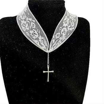 Choker ogrlica s križem, čipkasti detalji na ključnu kost, mješavina materijala, privjesak od legure, sladak hladan stil