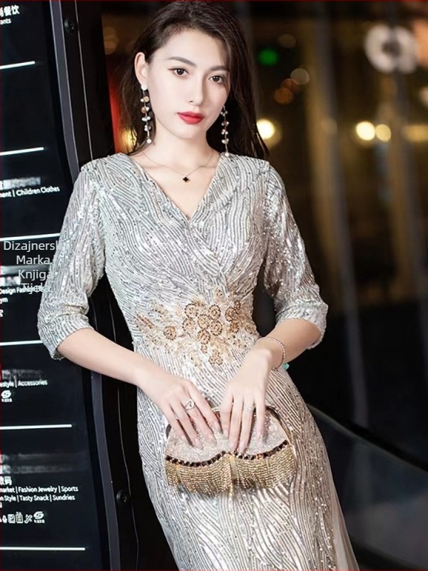 Večernja haljina A-linije, duga, visok struk, rukavi 3/4; tkanina: acetat 95%+, poliester 70–80%