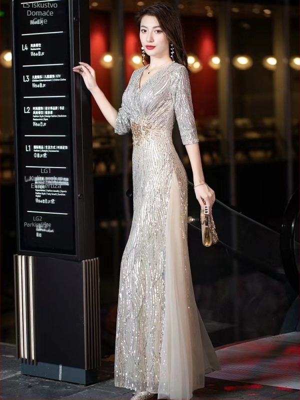 Večernja haljina A-linije, duga, visok struk, rukavi 3/4; tkanina: acetat 95%+, poliester 70–80%