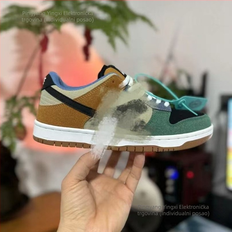 Unisex tenisice od prave kože, okrugla prstna kapica, niski gornji dio, gumeni potplat, vezanje šnura