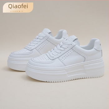 Cipele od prave kože s niskim gornjim dijelom, tenisice s vezicama, funkcija povećanja visine, gumasta potplata, peta 6–8 cm