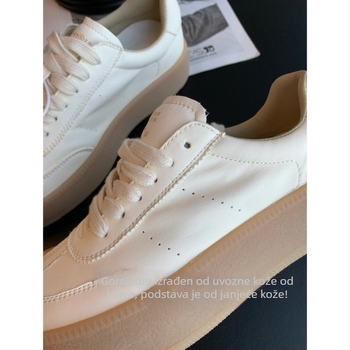 Ženske tenisice od teleće kože, niski model, prozračne uloške od ovčje kože, prednje vezanje, gumeni potplat