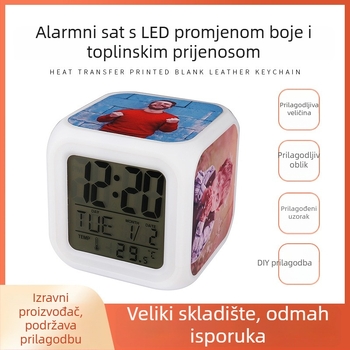 Alarmni sat s LED zaslonom – kvadratni dizajn, tih, svijetli LED zaslon, tjedni prikaz, napajanje baterijom, plastično kućište, mogućnost prilagodbe
