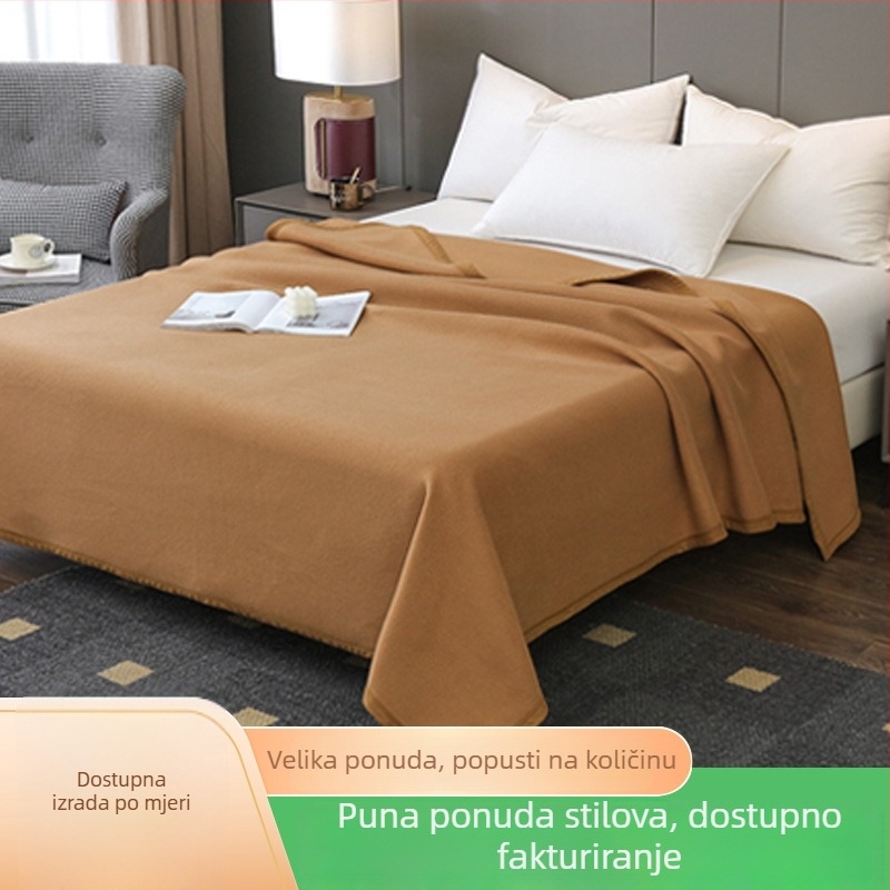 Debeli dvostrano plišani pokrivač od poliestera, jedinstvene boje tamno kaki, veličine 180x200-220 cm, zima, pogodan za hotele i kuće za goste
