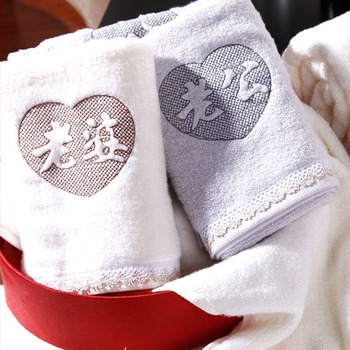 Set ručnika za par: pamukasti ručnici za lice s izšivanjem, 100–120 g, 40s pređa, ravna tkanina, mogućnost prilagodbe.