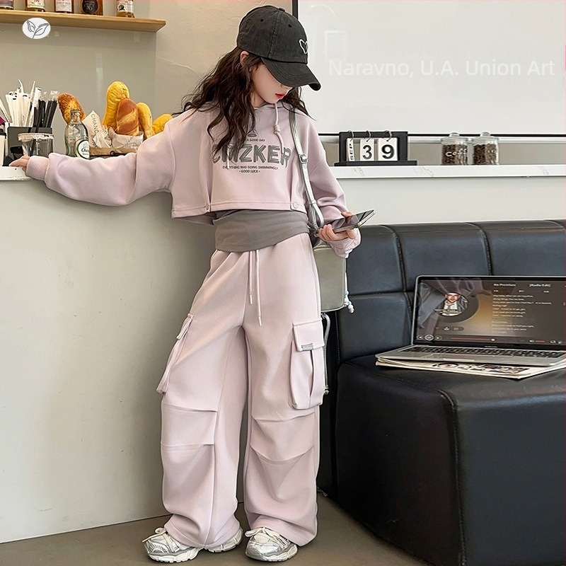 Dječji trodijelni komplet za djevojčice: hoodie s kapuljačom i cargo hlače visokog struka s graffiti natpisom slovima; materijal 70% poliester, 30% pamuk; pogodno za proljeće i jesen, uzrast 8+