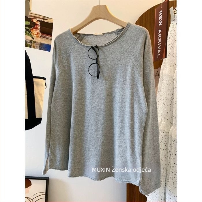 Ženski pamukasti T‑shirt s dugim rukavima, jednobojna boja, raglan rukavi, rolani rub, okrugli izrez, ležeran kroj, jesen 2025