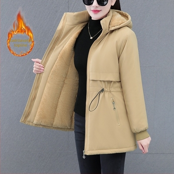 Ženska jakna srednje dužine s kapuljačom, punjenje: imitation silk cotton; glavni materijal: poliester; duljina: srednja; zatvaranje: zip; dugi rukavi; casual stil